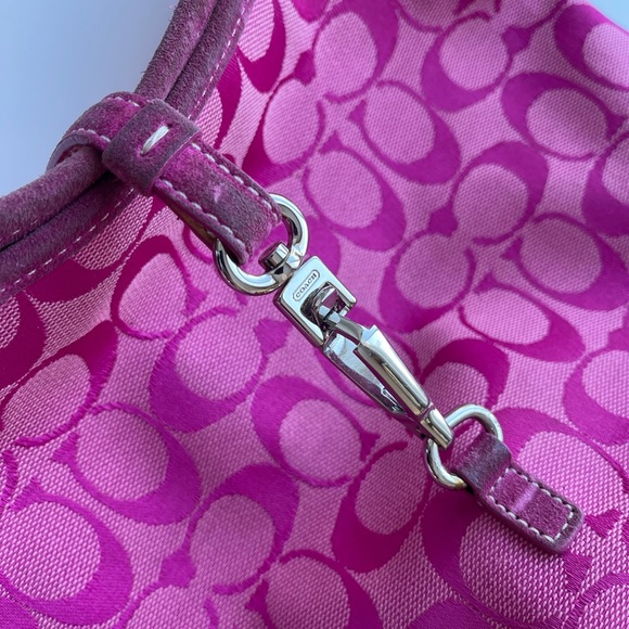 Fuchsia Pink COACH Signature Handbag 💞 - Picture 4 of 7